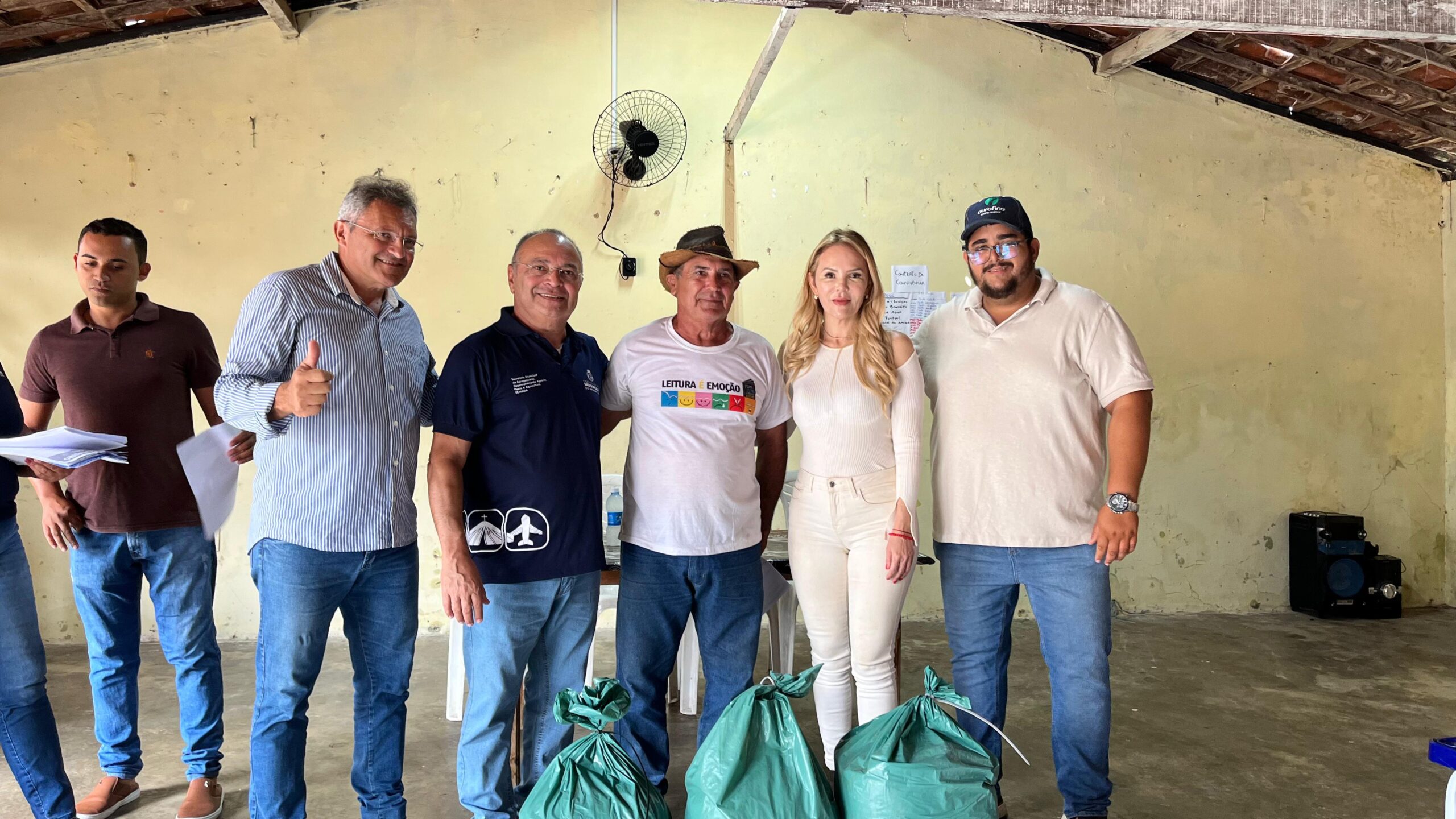 Prefeitura de São Gonçalo doa silagem excedente da Agrofest 2025 para criadores da zona rural